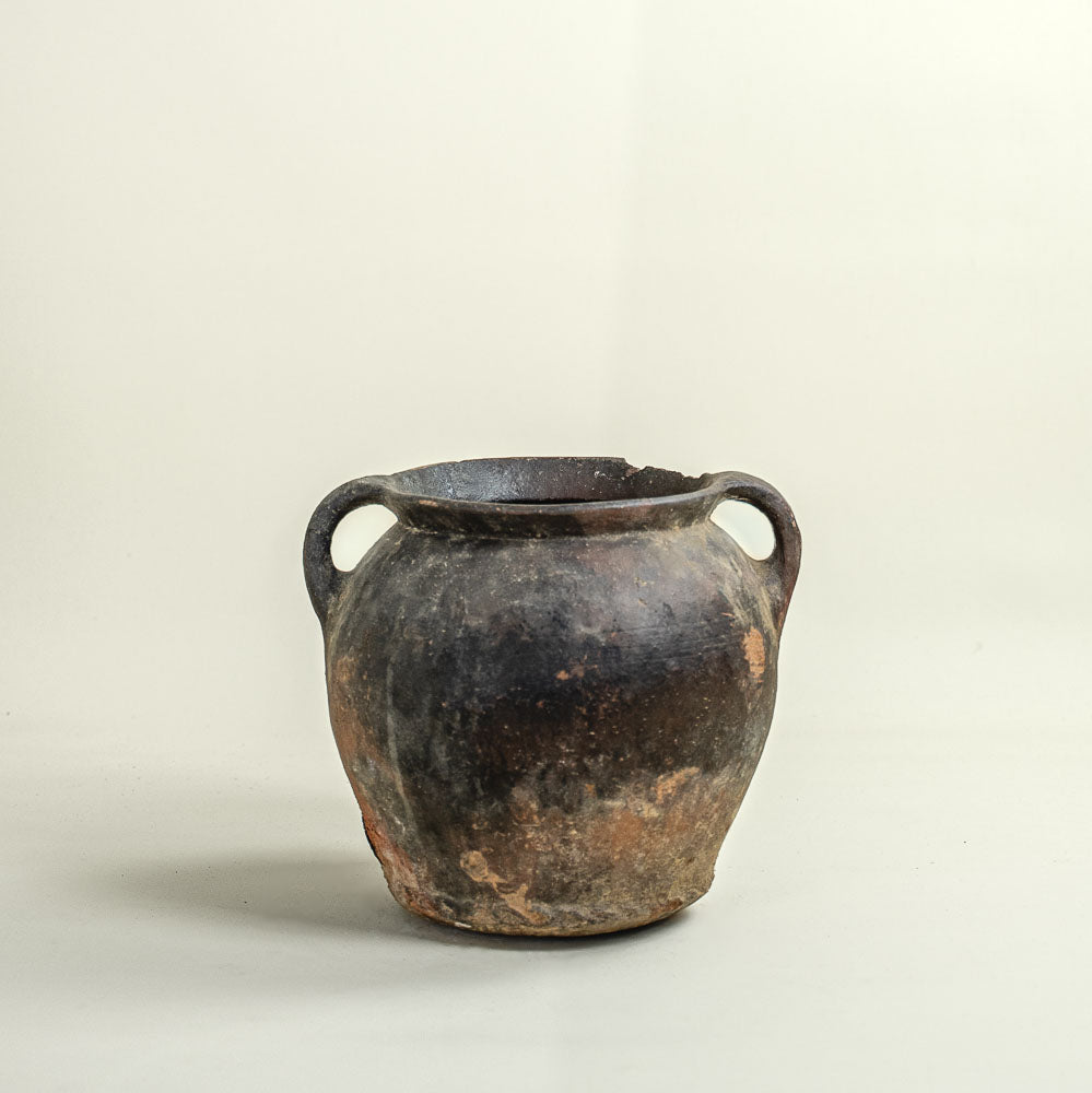 Antique vessel No.195
