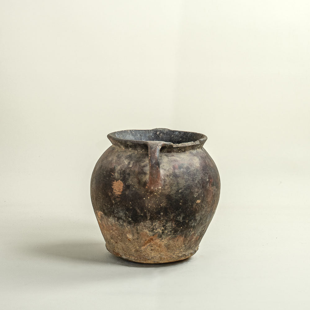 Antique vessel No.195