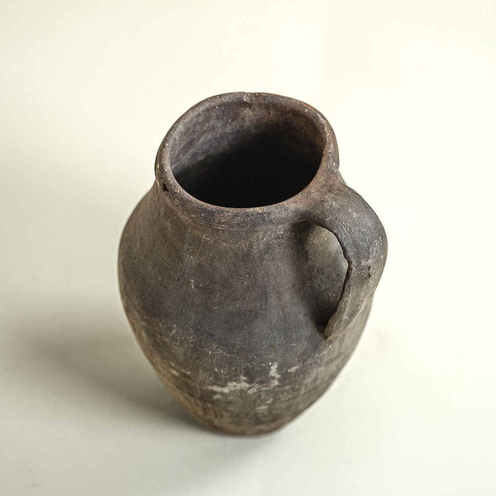 Antique vessel No.295