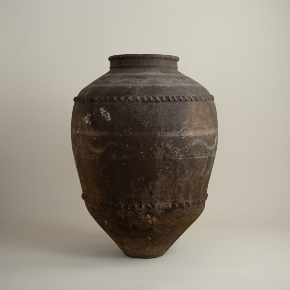 Antique vessel No.285