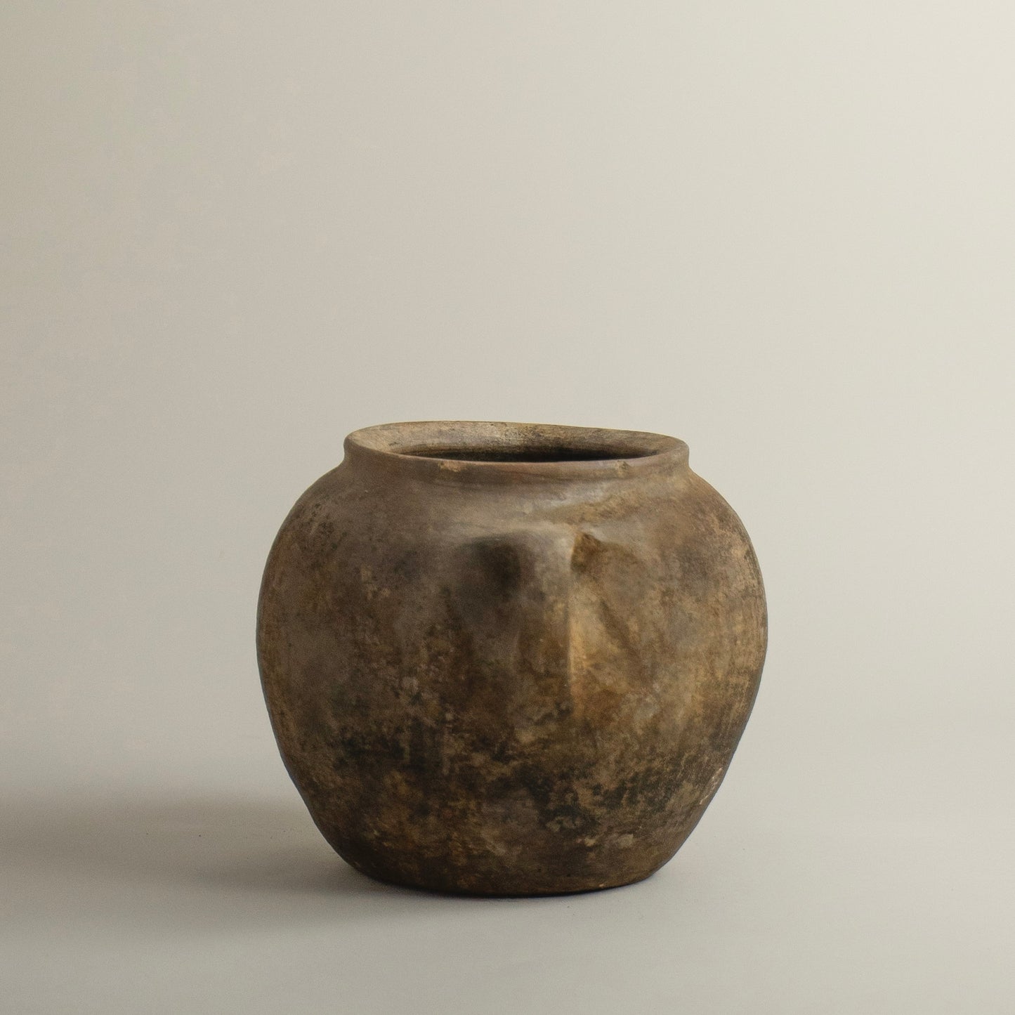 Antique vessel No.335